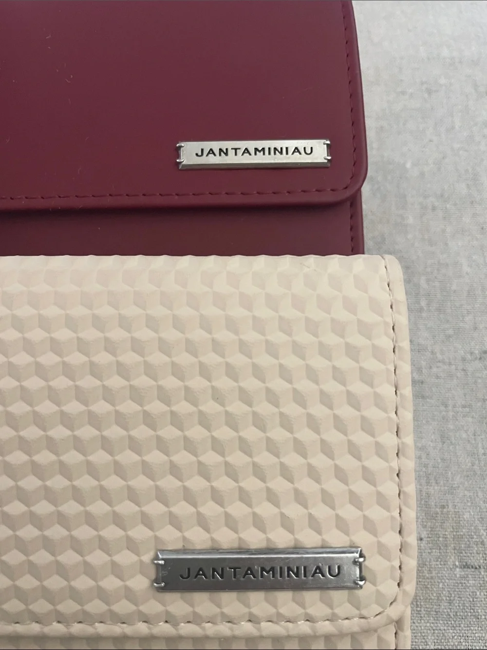 Jan Taminiau designs KLM comfort bag